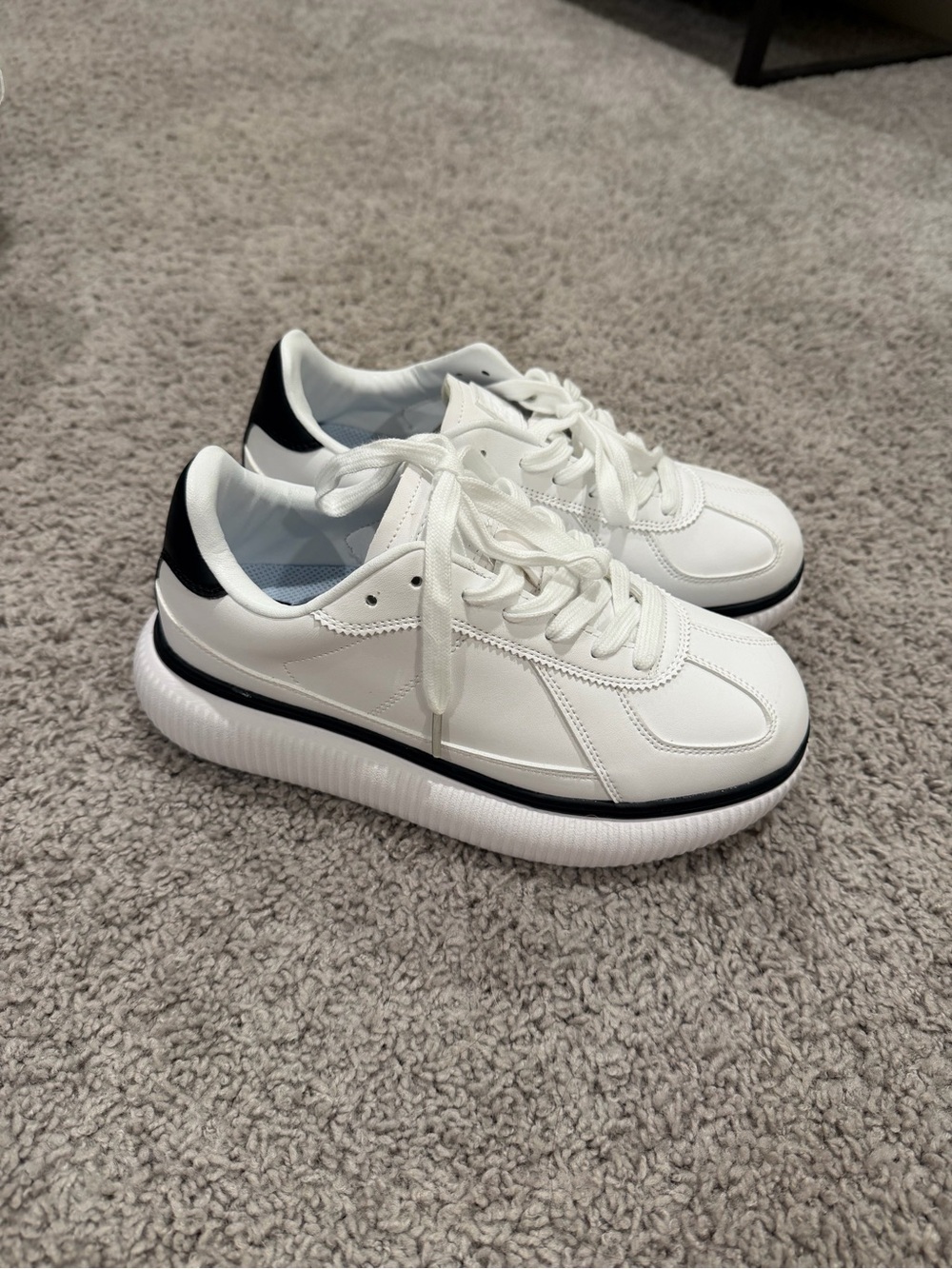 Onitsuka Tiger Delecity shoes